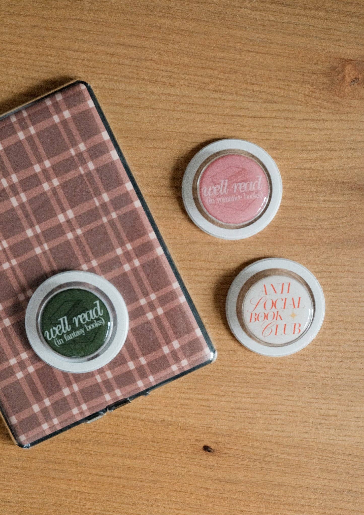 The Tiny Bookshelf - Well Read Kindle | Kobo Grips - The Secret Garden Bookery