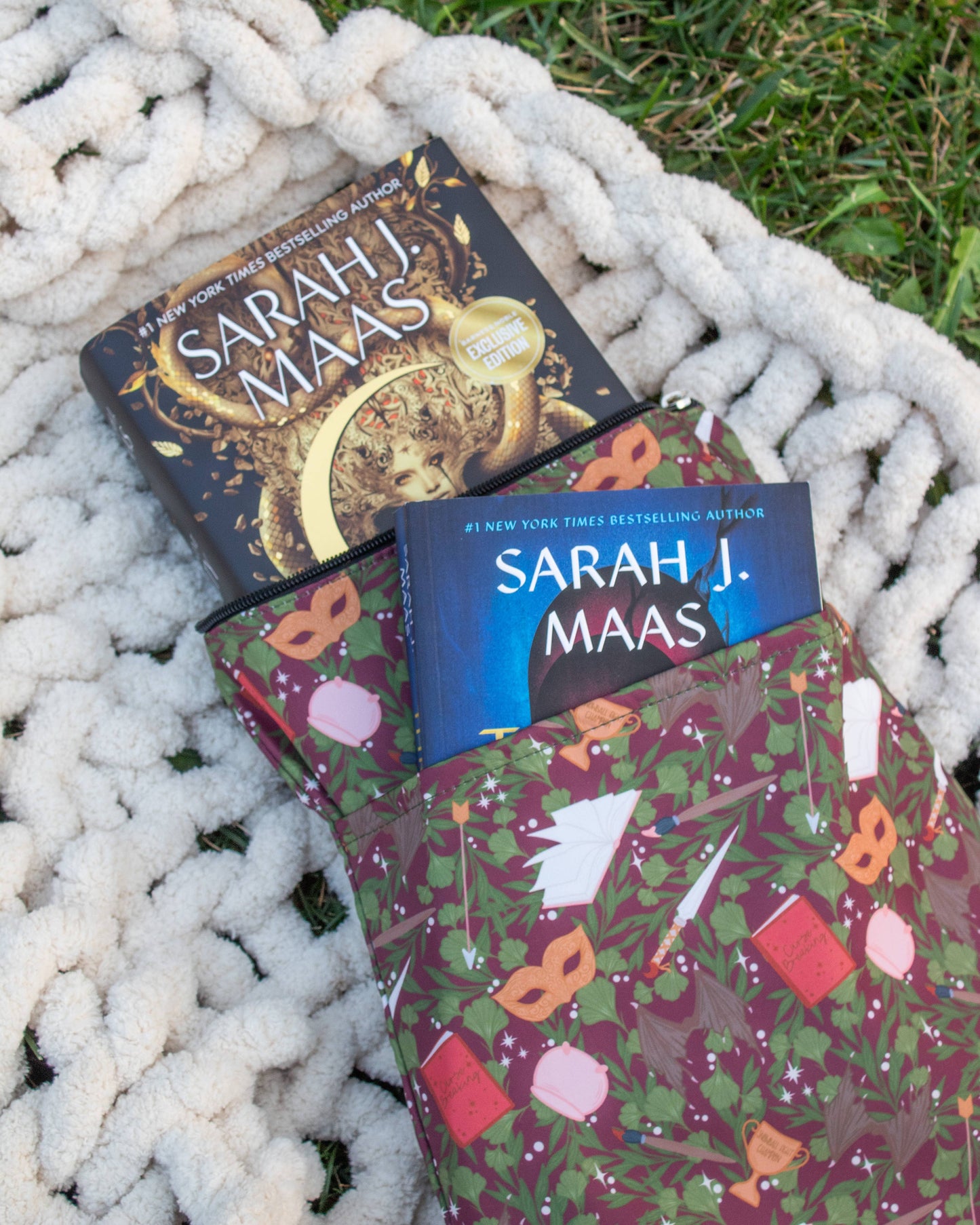 Meaggie Moos - Book / Tablet Sleeve | A Court of Thorns and Roses - The Secret Garden Bookery