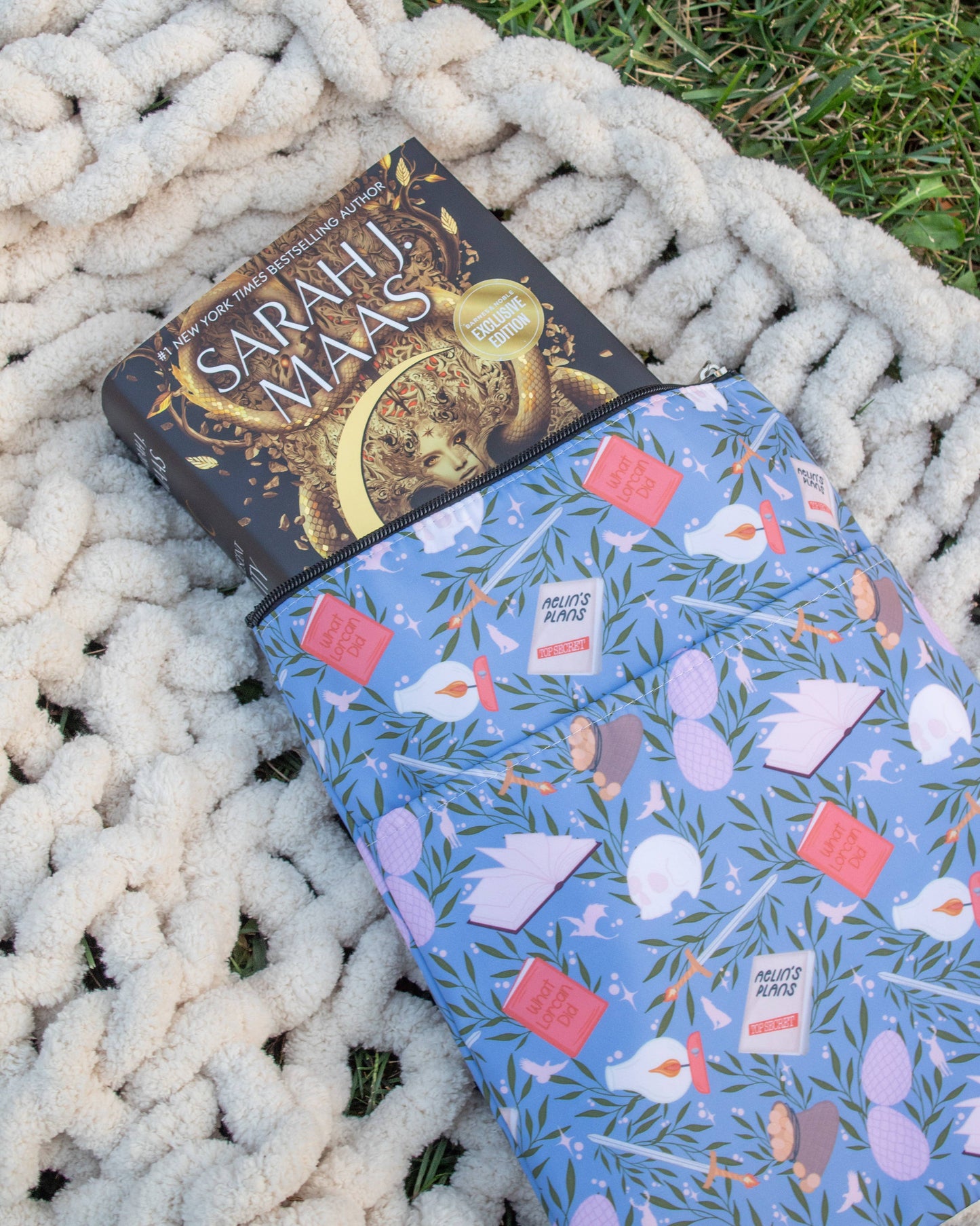 Meaggie Moos - Book / Tablet Sleeve | Throne of Glass - The Secret Garden Bookery