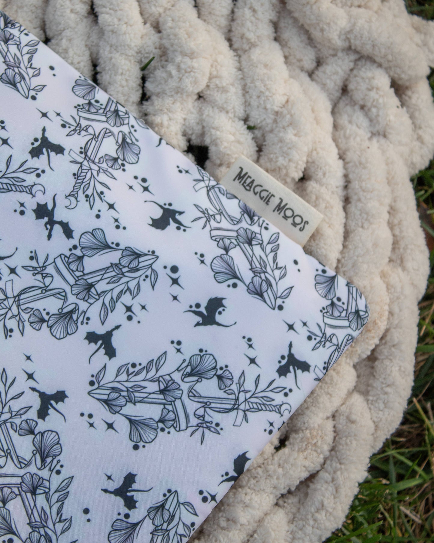 Meaggie Moos - Book / Tablet Sleeve | Ivory Swords - The Secret Garden Bookery