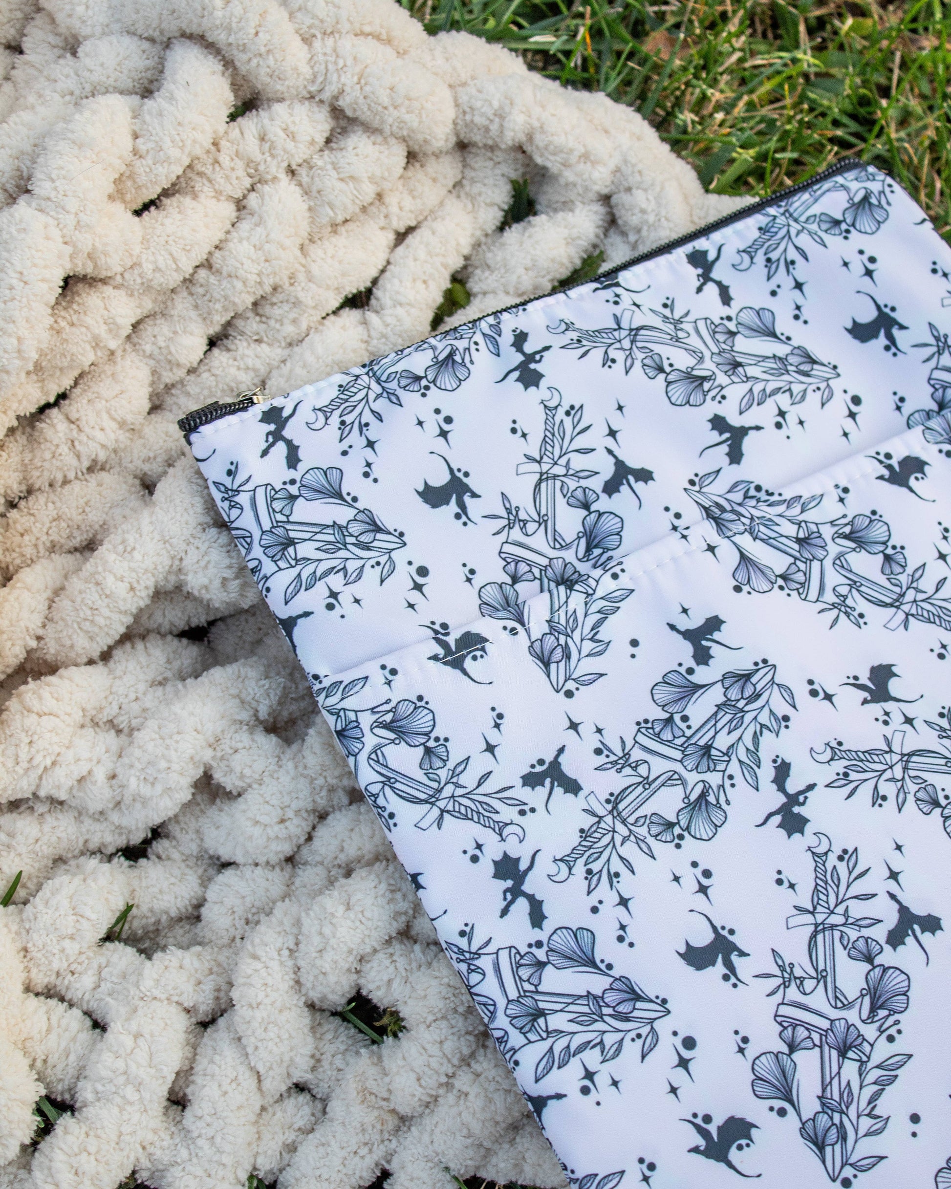 Meaggie Moos - Book / Tablet Sleeve | Ivory Swords - The Secret Garden Bookery