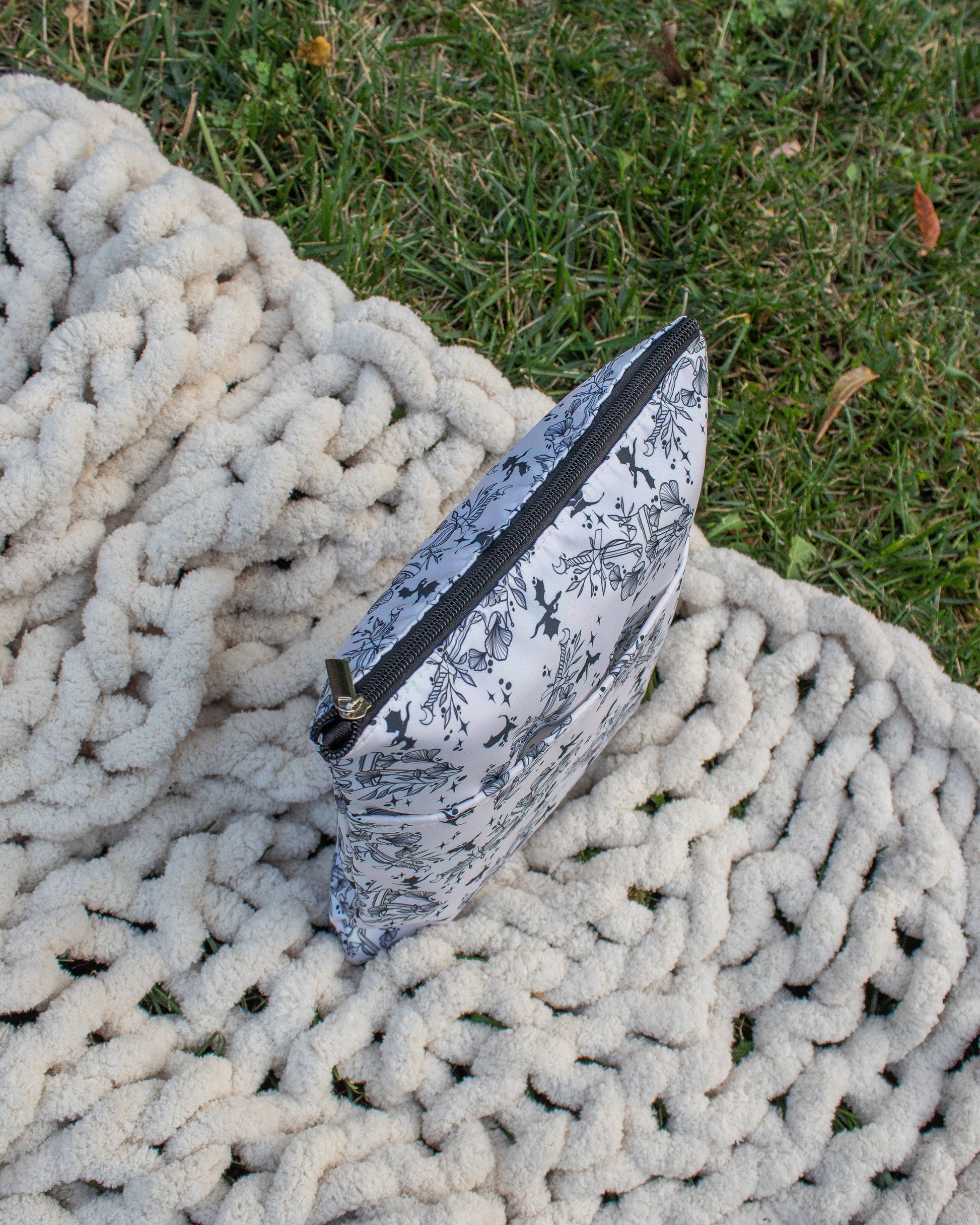 Meaggie Moos - Book / Tablet Sleeve | Ivory Swords - The Secret Garden Bookery